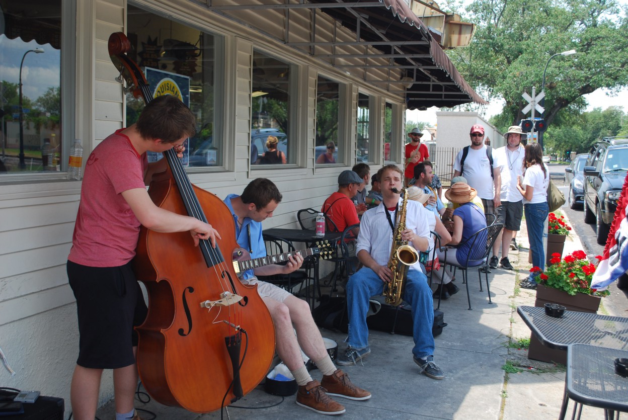 The Hike ended at Bud's Broiler on City Park Avenue, which provided more free music and refreshments to hikers.